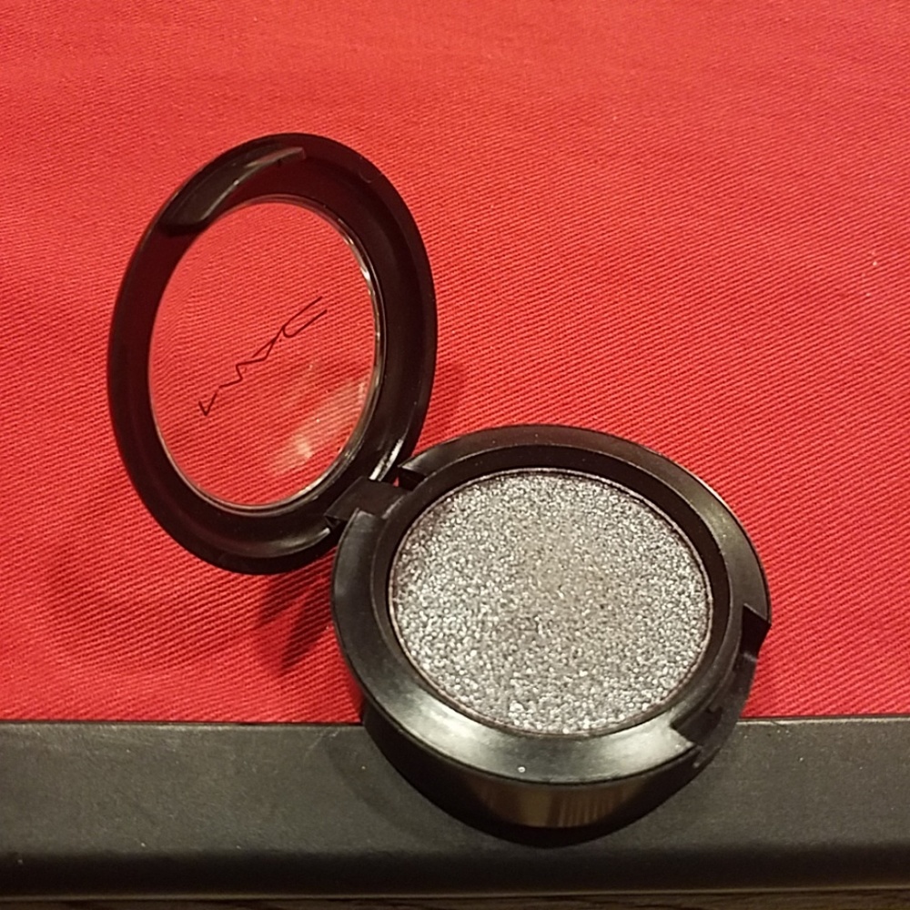 M.A.C COSMETICS EYE SHADOW - Picture 3 of 3